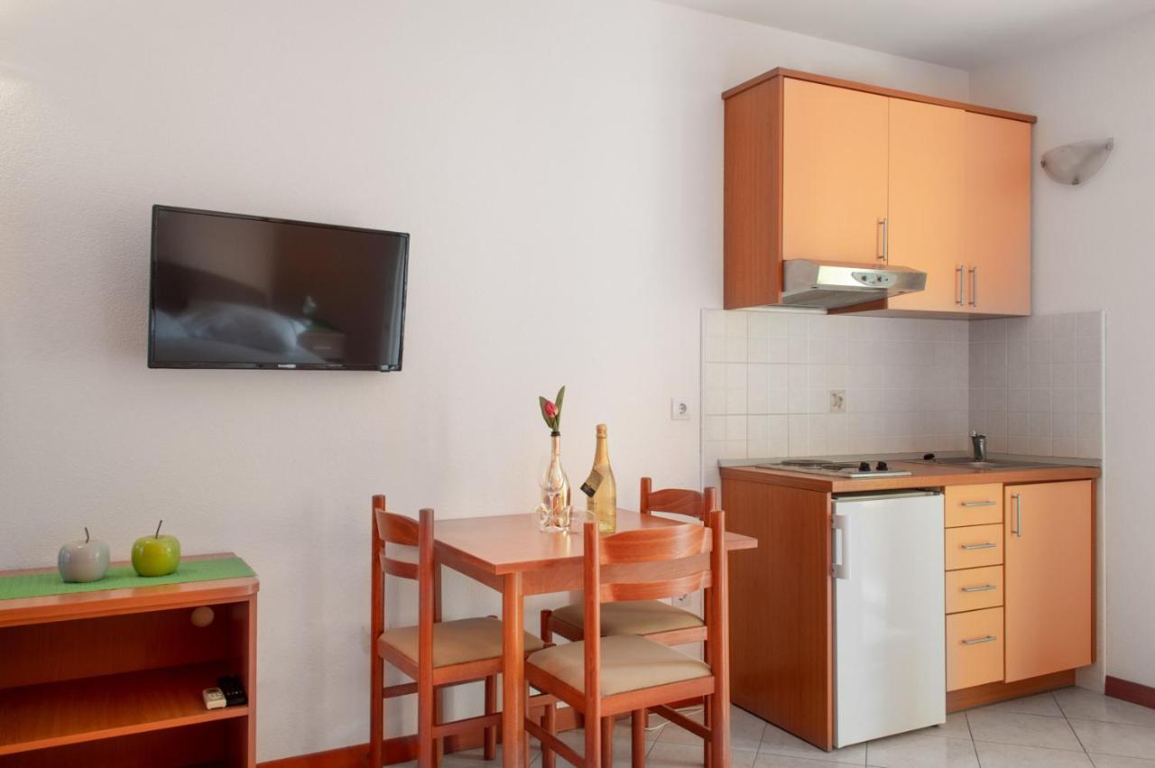 Apartments Promenada - Beachfront Tučepi Εξωτερικό φωτογραφία