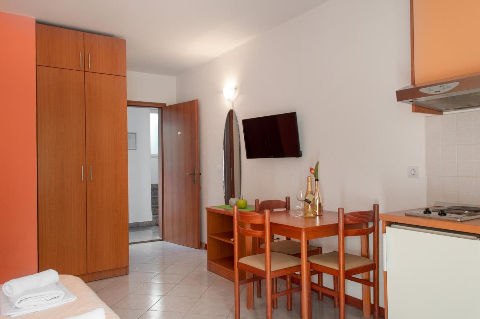 Apartments Promenada - Beachfront Tučepi Δωμάτιο φωτογραφία